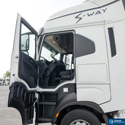 Trattore stradale IVECO S-WAY